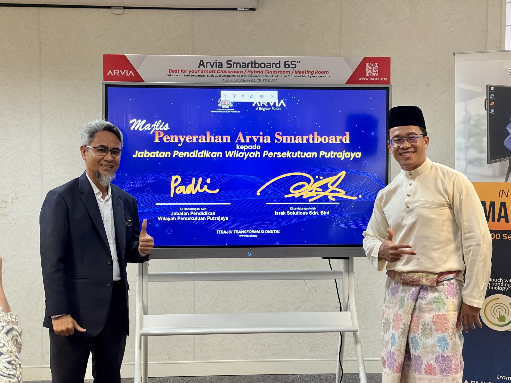 arvia-interactive-smart-board-enhances-digitalisation-efforts-in-the