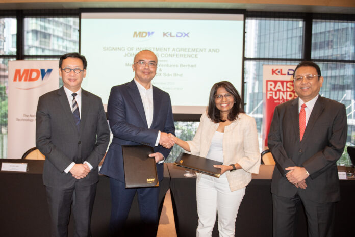 (L-R) YB Wong Chen, MDV Chairman, Nizam Mohamed Nadzri, MDV Ceo, Selvarany Rasiah, KLDX Ceo, Tan Sri Dr Nik Norzul Thani Nik Hassan Thani, KLDX Chairman.