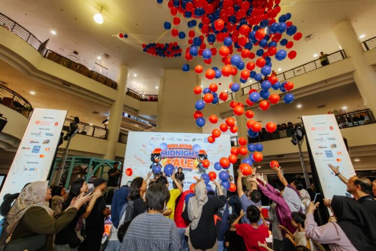 Malaysia Midnight Sale Carnival Draws Record Crowds, Boosts Tourism and Local Economy in Melaka